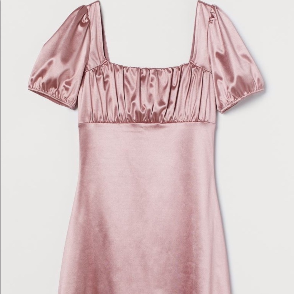 PUFF SLEEVED PINK DRESS
